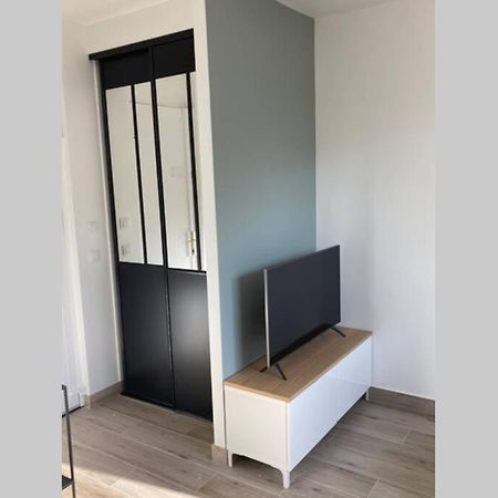 Appartement Cosy Proche Rer Et Centre Ville 르 플레시-로뱅송 외부 사진