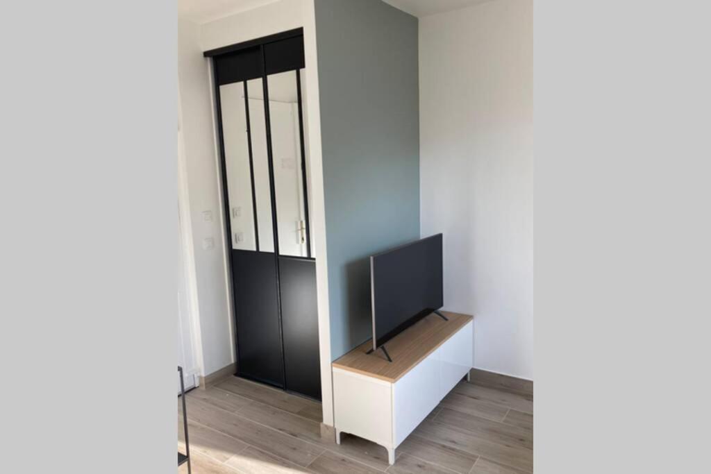 Appartement Cosy Proche Rer Et Centre Ville 르 플레시-로뱅송 외부 사진